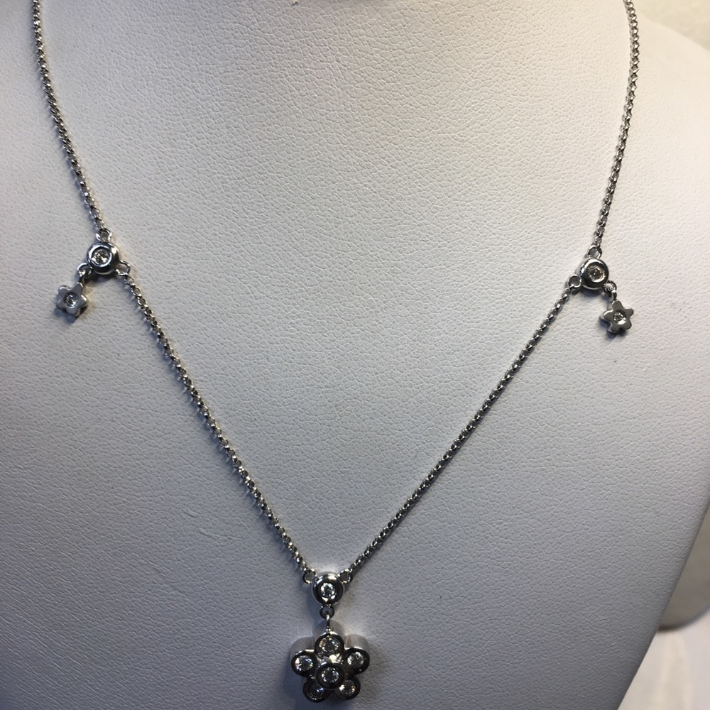 NEW 18K  White gold diamonds pendant - Picture 2 of 3